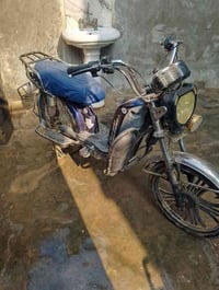 دراجه شحن للبيع سعر ٢٠٠ وبي مجال للشراي بطاريات يقرن ٩للستفسار ٠٧٥١٣٧٨...