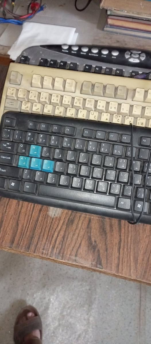 كيبوردات قديمه تخص البي سي شغاله... العدد ثلاثه... ماوسات قديمه نصف شغاله فيشة يو اس بي.. نصف شغاله... العدد اربعه... باور سبلاي اي تي اكس عاطل تفصيخ.... كيبلات مختلفه.... بغداد, العراق


**إذا كنت صاحب هذا الإعلان وتريد حذفه لأي سبب، رجاءا أرسل رسالة إلى الدعم الفني**