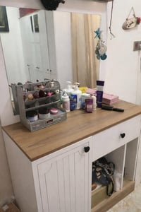 كابينت • مستعمل شهر • قابل تفاوض