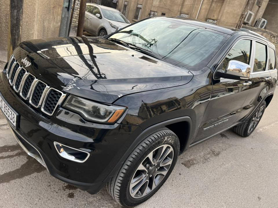 سلام عليكم جيب شيروكي موديل 19 ماشيه 111 الف ميل ضربه الوارد بابين الصدر   تخم تاير جديد بس الصدر يرادله ترتيب مكاني بغداد  
سعر225$ والشراي يشوفهه ومنختلف 
***********
