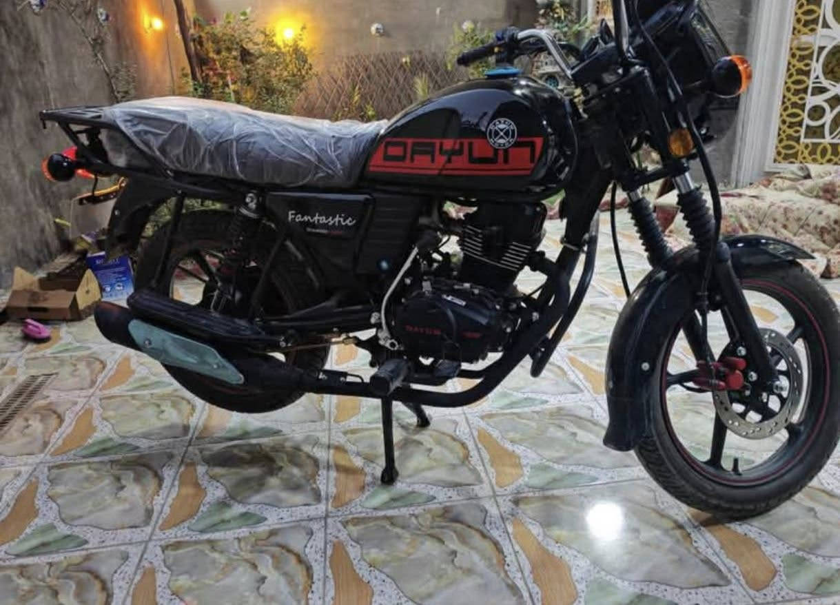 دراجة دايوان موديل 2026 للبيع

الدراجه مشتريها جديد صار اسبوعين و ماشيه 180 كيلو بس.

رقم أربيل تحويل وكاله موجود تحويل سنوية موجود و بسيط.

سبب البيع حجم الدراجة كبير عليه ما گدرت الها.

صور الدراجة موجوده و اكو فيديو اذا تريد تشوف تشغيلها، الدراجه نضيفة كلش و جديده و قوية، اذا مهتم تواصل وياي ماسنجر او على رقمي:
***********
***********
077--225--6644-7

الدراجة سعرها مليونين و 350 الف، و بيها مجال حلو للشاري.

و ما يكون خاطرك اله طيب ✨.
