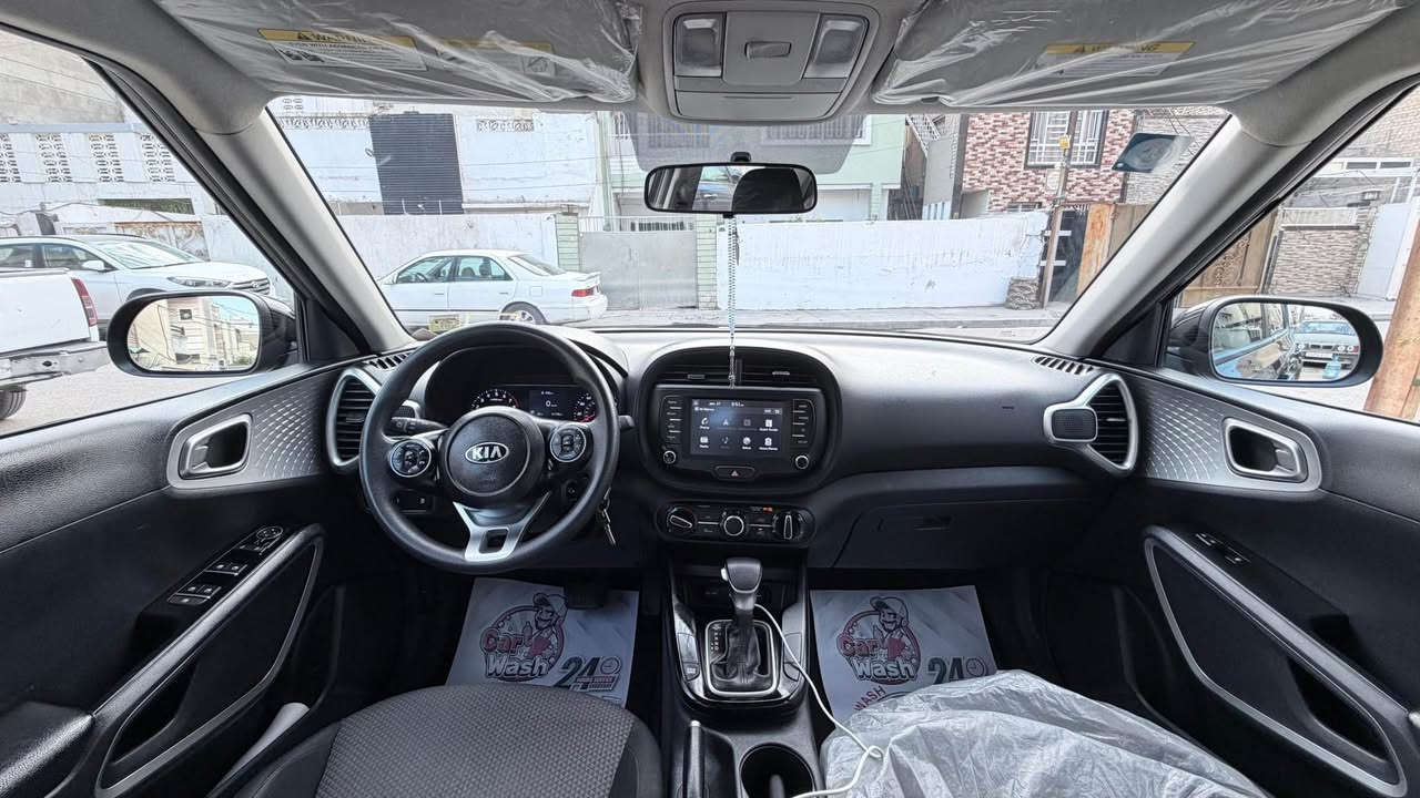 السلام وعليكم 
للبيع او المراوس 
صول 2021 
حادثها 4 قطع جاملغ امامي و باب جهة السايق
و جاملغ خلفي و باب خلفي عكس السايق
مواصفاتها :
شاشة جبيرة
تحكمات ستيرن
اوتو ستوب
وضعيات قيادة
ماشية 41 الف كيلو
مكاني بغداد كم سارة
***********
*********** بغداد, العراق
