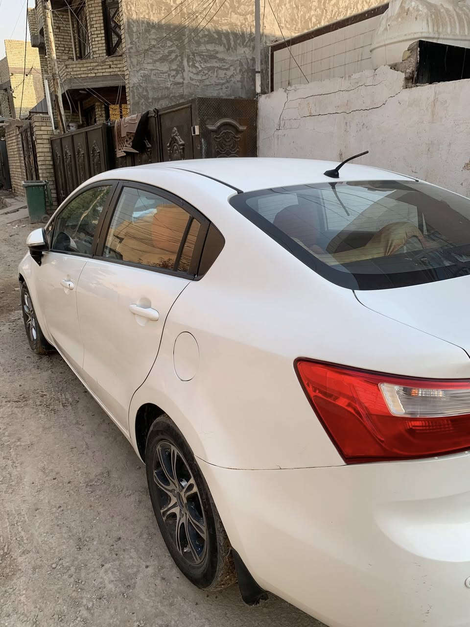 السلام عليكم
كيا ريو. موديل 2013. خليجي 
سياره كير مكينه جيده 
السياره بيها قطع صبغ ابيع حزام 
:السعر 80  مجال بسيط جداً 
***********
