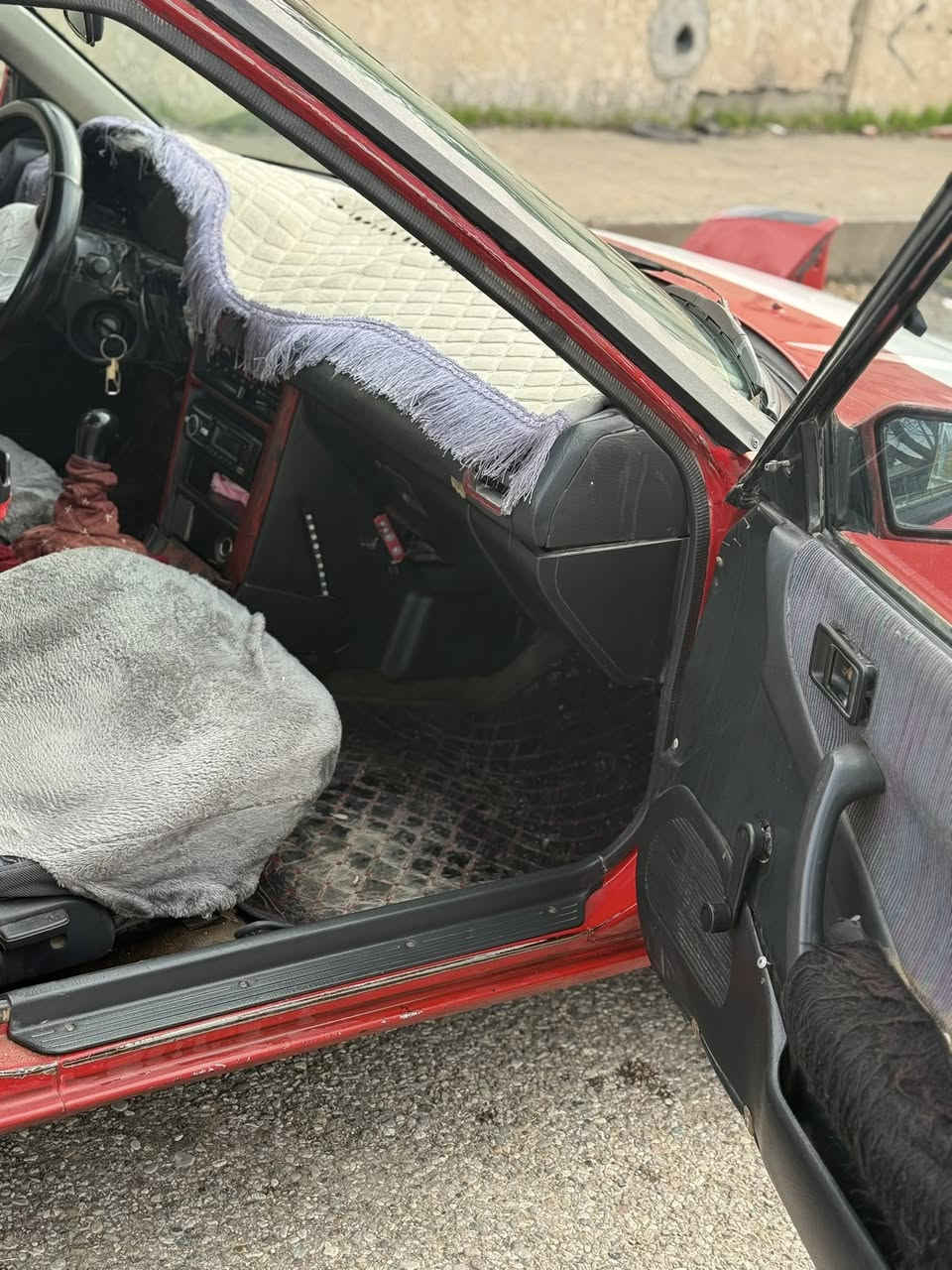 مازدا ٣٢٣ دژه فيته ر
موديلي ١٩٩٢ 
مه كينه به خ
سه نه ويو وه كاله ئه سلي
به شه رتي ئه وه ليات
بي ده عمو ليدراوي
٤ تايه و ويلي لوك
پيشو دواي زور جوانه
هه يكه لو ناوي زور جوانه
پاتري تازه
گيرو مه كينه ي زور مه زبوته
ئه وه لياتو موسو براوه ي به شه رت
گه رميو فلچه و لايتو ته جيلي مه زبوت
سه ياره كه زور ريكو پيكه
به نزين زور كه مه خوات
له سليمانيم بو زانياري زياتر 
0775 527 33 05
0751 195 61 58
ژماره ي كوره ك هه مو شتيكي له سه ره
١٠ كه لا قفلي بو مه عامه له ته فون مه كه
