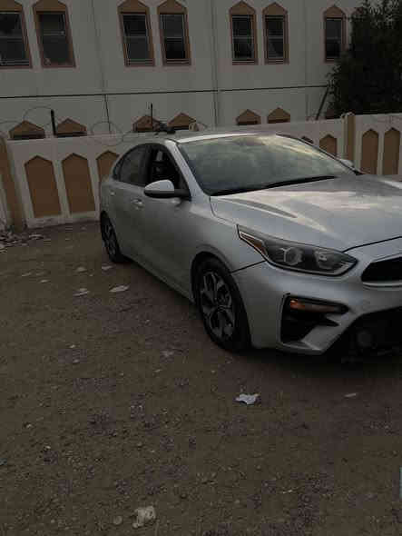 السلام عليكم 
كيا فورتي 2020 حادثها اموضح بالصور مواصفاتها شاشة كبيرة كامرة دوارة رادار امامي السيارة نص فول وبعد بيها مواصفات معروفة وبها بعض الملاحضات صدر نص عمر محرك امبدل بي كام شفت بأسمي تحويل ثاني يوم ماشية 95الف مايل مكاني بغداد للأستفسار اكثر اتصل على الرقم: ***********
سعر 130$
