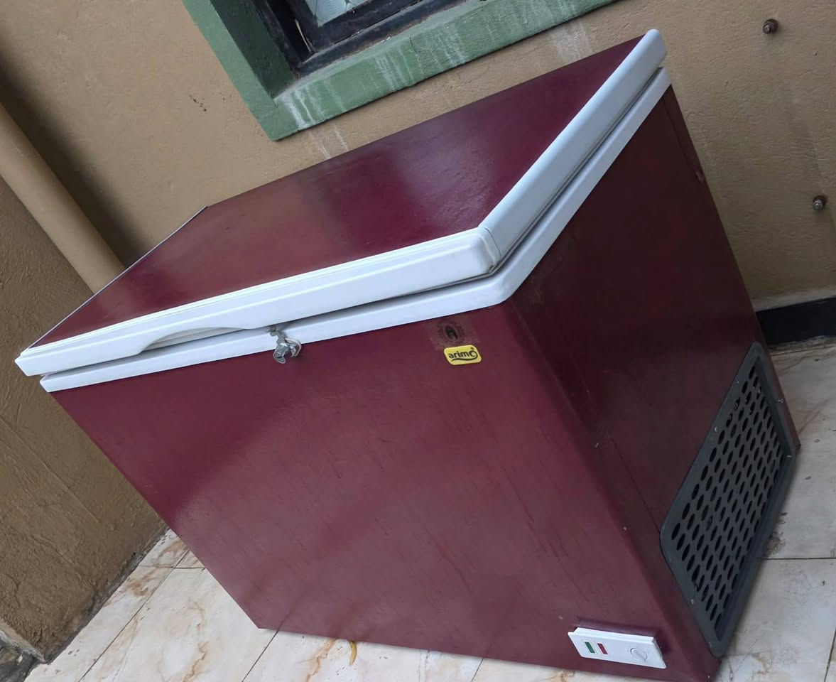 غرفة نوم تركي 8 قطع بيضويه سعرها 550 بدون دوشك
برادات بلون الغرفه 25
مجمده 14 قدم حقيقي تجميدها فول 250 الف 
طباخ جديد كلش نظيف 100 
و الأسعار أن شاء الله بيها مجال 
*********** للتواصل اتصال او واتس اب
مكاني ضباط الملحانيه
