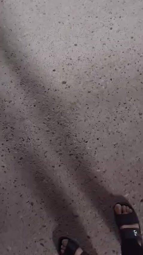 بيت ميت متر كامل مابي نقص جيب غراضك وكعد بحي الكوفه نهايت شارع المخازن ثاني فرع مابي نقص بس الستاره ***********ابوبنين واتساب  ولشراي يخابر واني خادم
