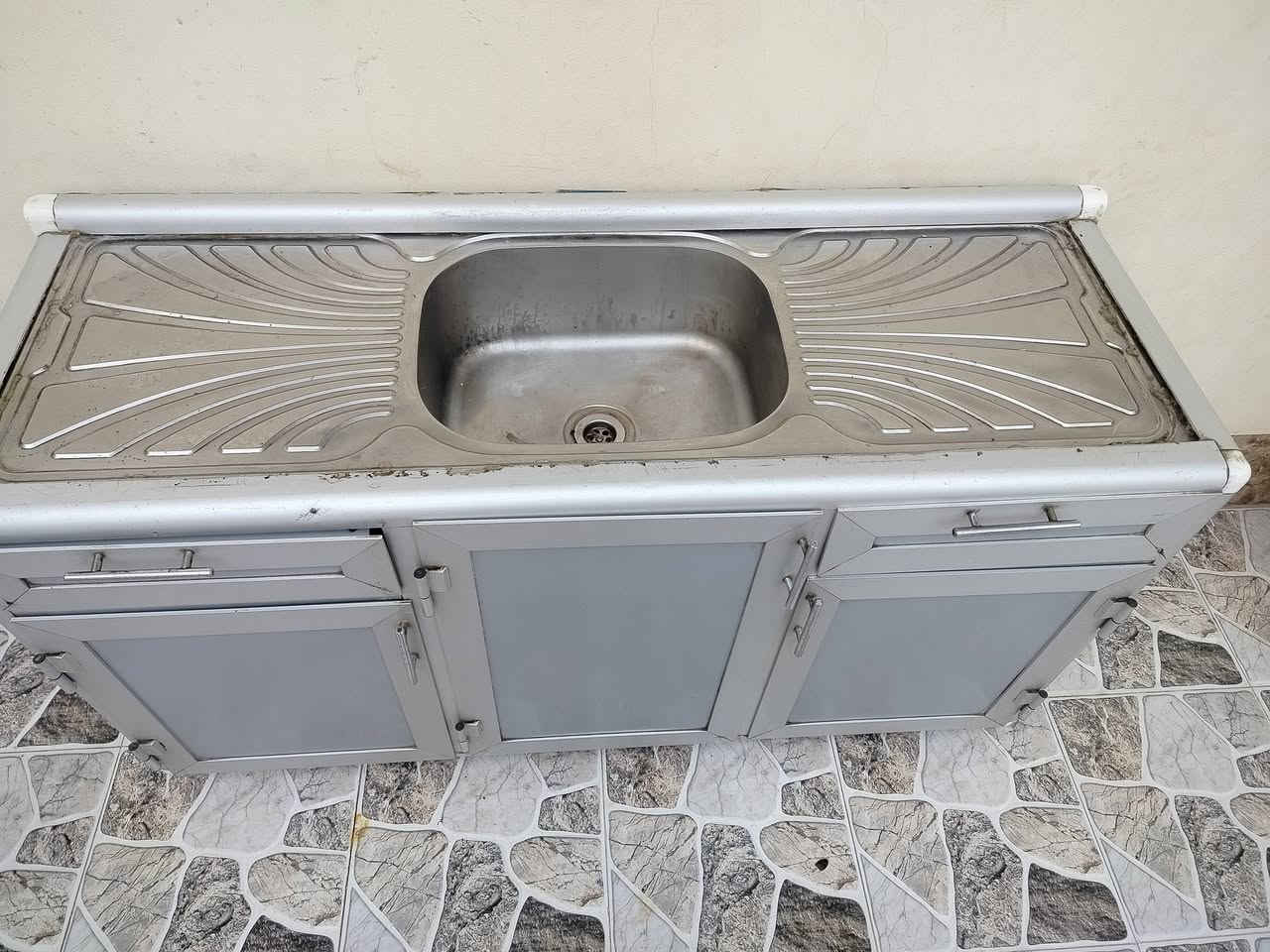 سنك لبيع حوض غميج سعر 75 رقم وتساب *********** لعنوان باب درب
