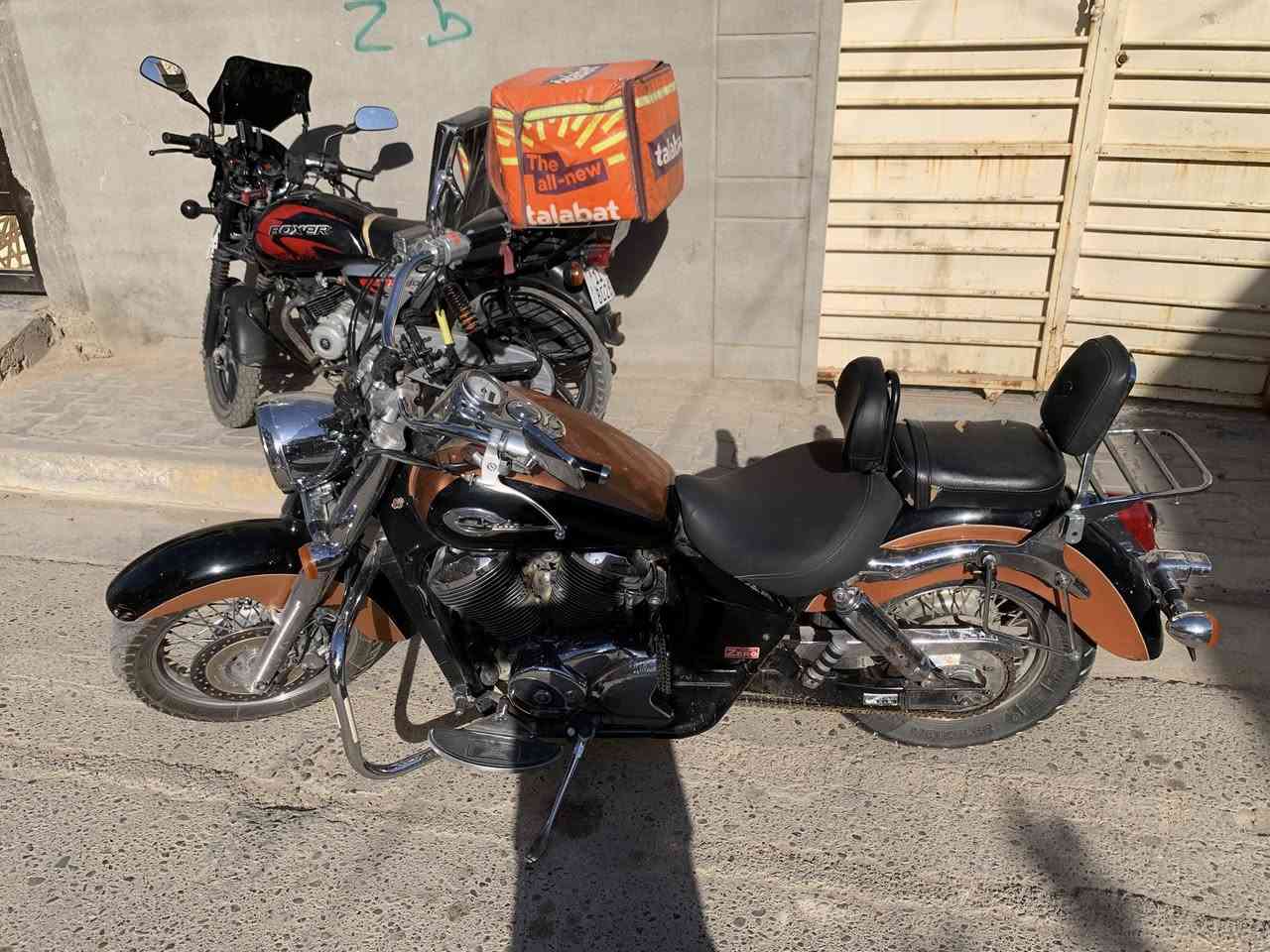 السلام عليكم دراجه هارلي شادو كلاسك بلاديه مكفوله من التاير للتاير وترايك وين متريد  دراجه اوراق ما مرقم مكاني بغداد او نجف للاستفسار ***********7
السعر 18ورقه
او مراوس بوكسر حسب القناعه
