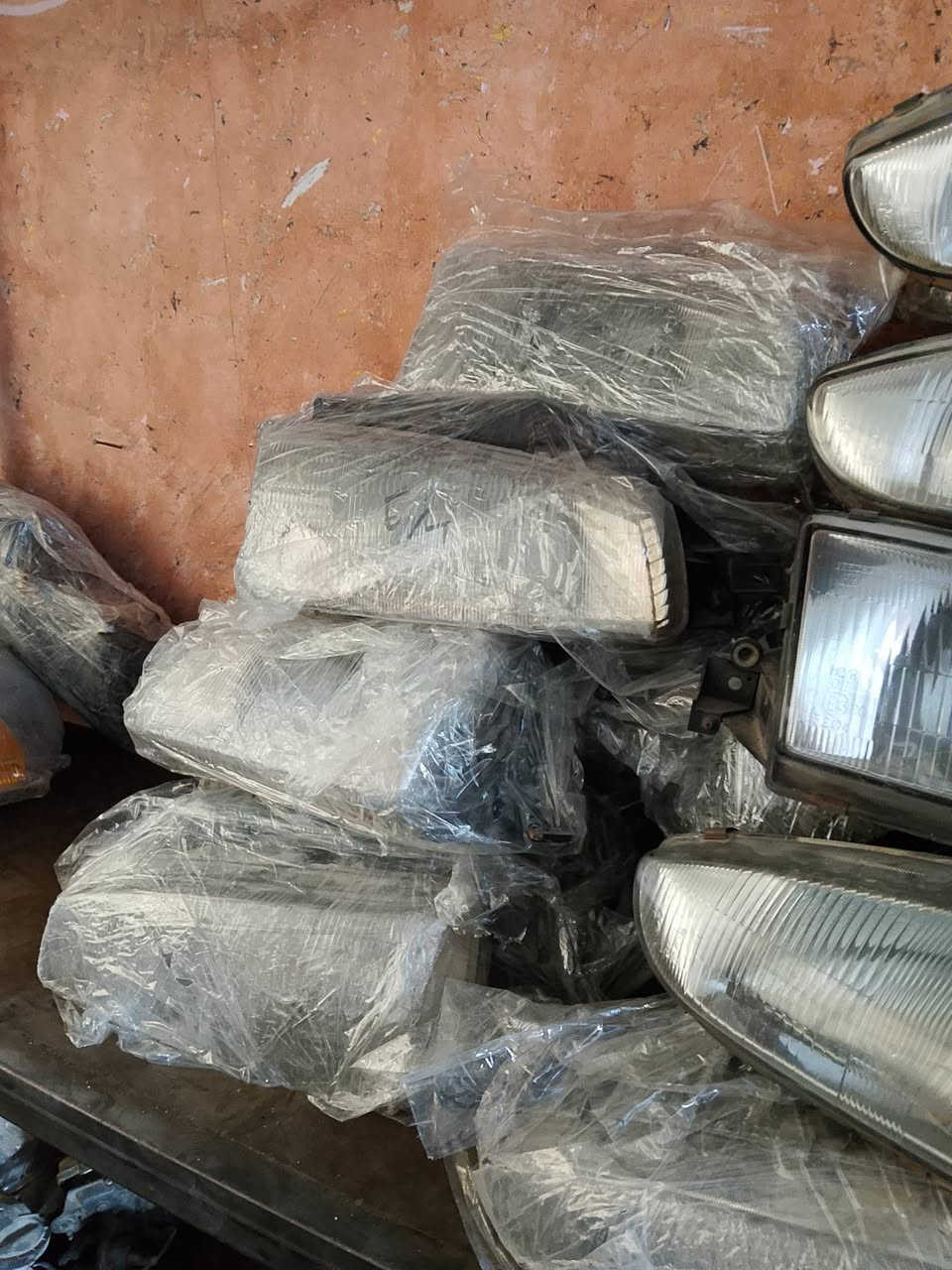 لايت وبك لايت دمعه ومصطره جمله فقط ***********
