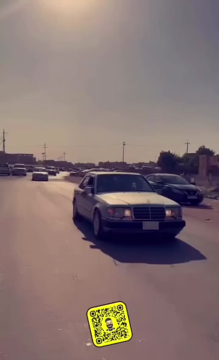 مرسيدس230 
سلام عليكم 
مرسيدس دب خراطيم موديل 1992 سياره جاهزه تبريد كير محرك وتبريد حدادين 70٪ قواعد دبل جدد صفحة لعبري بديلة فطر (ومبيج) يعني ماكاط لايتات زنون طخم تأير جدد هنه ويلات شديتهن مصارلهن سبوعين باتري جديد سياره ترايها شرط ٢٤٠ ماتوكفك بشارع لان سياره مجهزه بس مال سفر وين ماتريد روح بيها سنويه ساقطه صارله شهر ماعليها ربع تحويل شوكت ماتريد سياره اذا اكو مراوس بألماني هم عادي سياره محتاجلها صبغ بيها خياسات بسيطه مكانها عماره 
عارضها ب٧٥وبيها مجال بسيط 
***********
