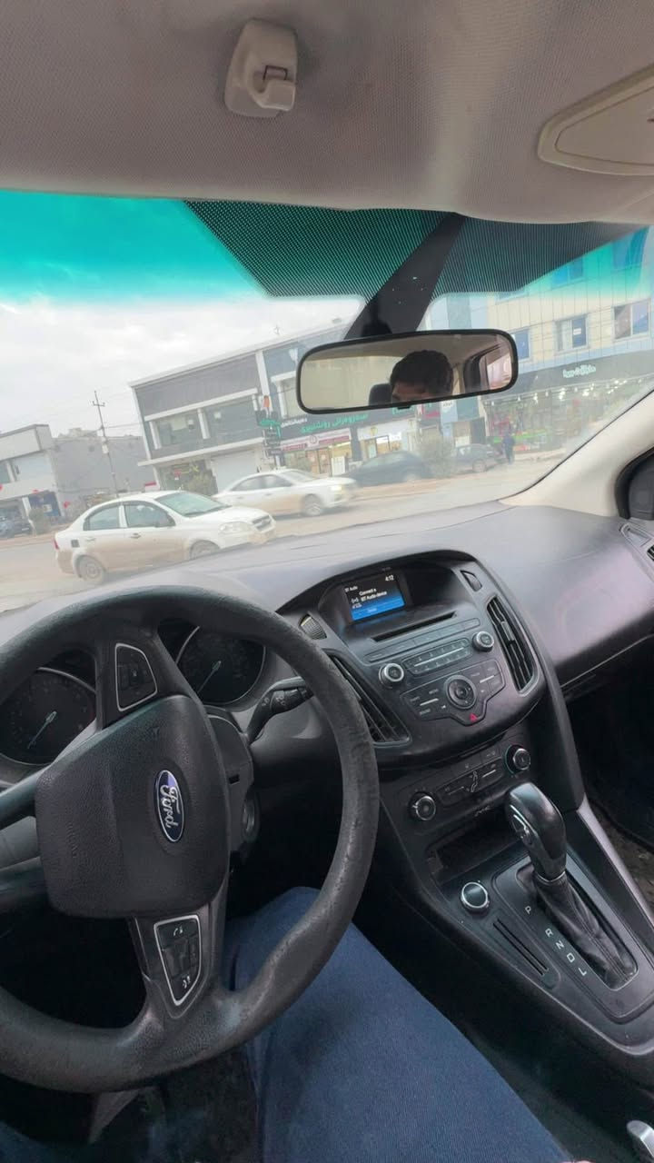 فۆرد فۆکس ٢٠١٧ مواسەفات ئێس ڕەنگی ڕەش سەنەوی تا ٢٠٣٠ نوێیە دو پارچەی سبوغە بستەک سەقفی تحدیلە ئێرباگی سوکان و شان تەقیوە گێڕ و مەکینە بە شەرت سەیارەکی بێ مەسرەف سعری ٧١ وەرەقە و مەجال 
وەتس ئەپ ڤایبەر 
*********** أربيل, العراق
