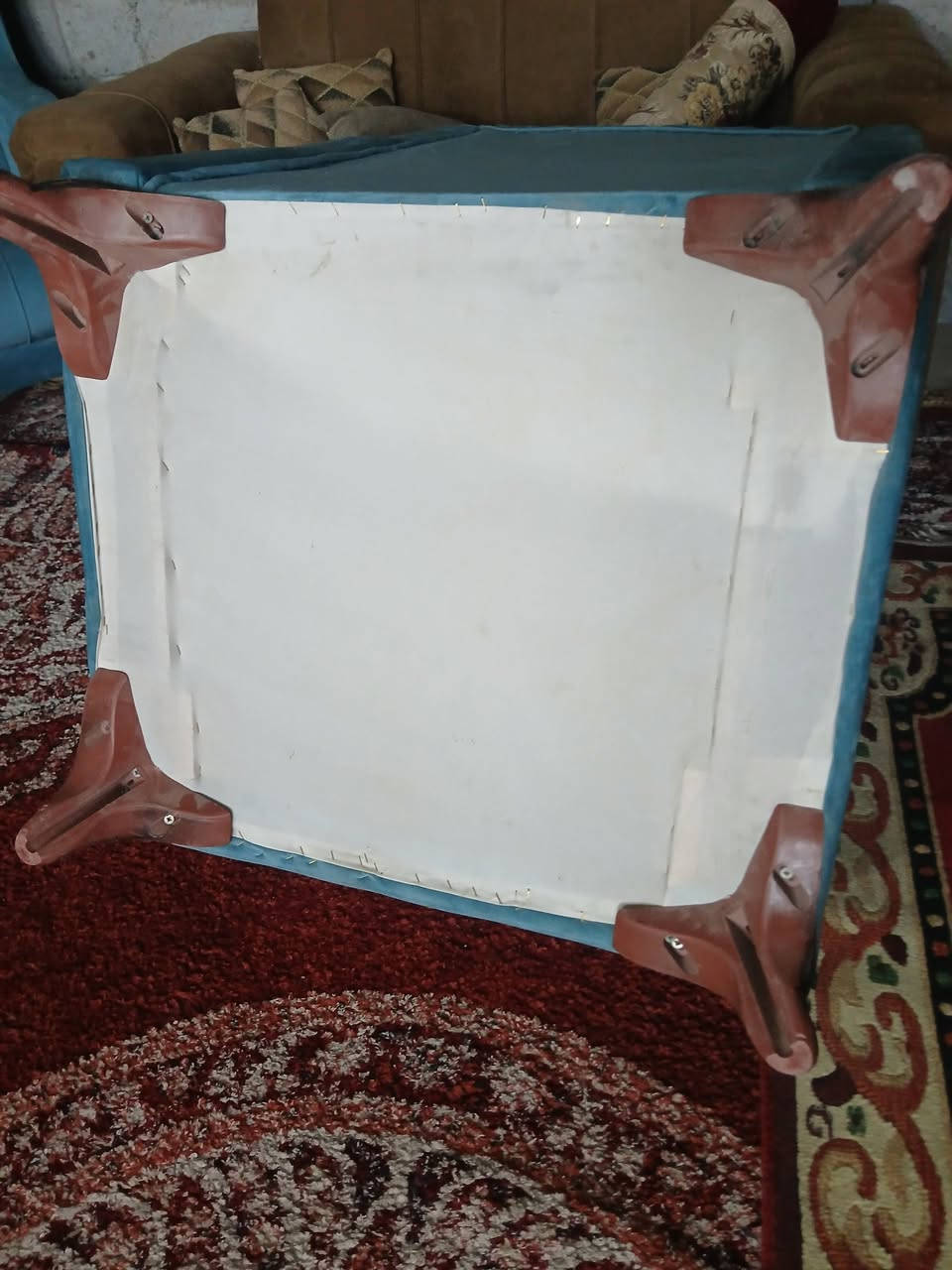 السلام عليكم للبيع تخم ١٠ مقاعد مكان بغداد ***********
