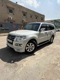 باجيرو ٢٠١٥خليجي  حبتور Gls بيه صبغ  خشم جاملغ  امامي. فقط باقي كفاله ...