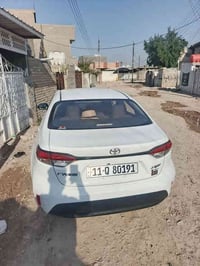 كورله موديل 2025 للبيع ماشيه 2000 بعده زيرو رايده 22مليون وبيه مجال بس...