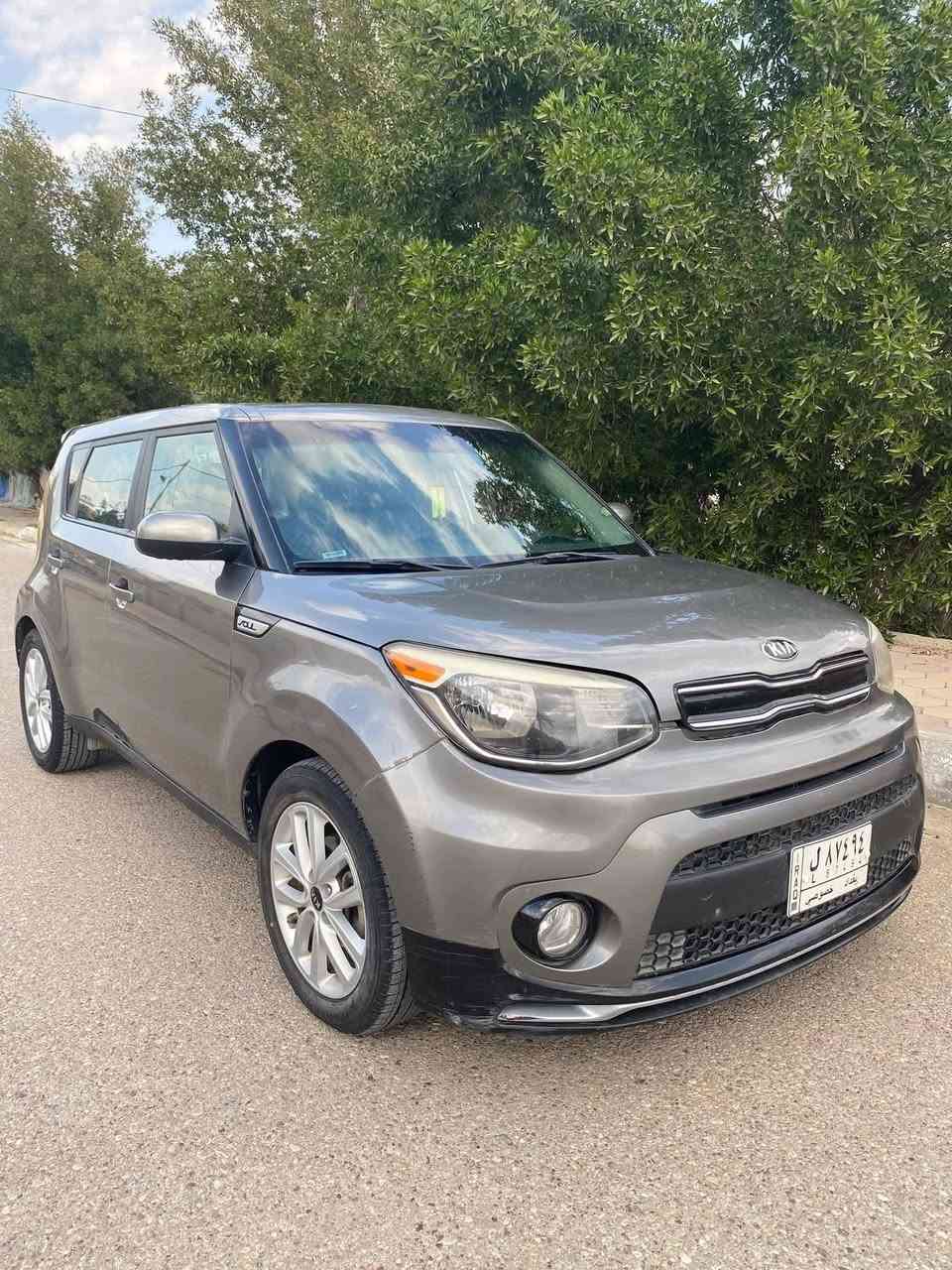 السلام عليكم
كيا صول2019 لون رمادي
 ثلاث انواع قياده
 1.ايكو 2.سبورت 3.عادي 
حادثهاا بنيد جاملغ امامي 
ماشيه 116 ميل 
شاشه جبيره كامره 
 السعر 120و بيهاا مجال 
رقم بغداد  ويل حجم 18
كير و محرك  
الرقم الاستفسار  
***********

مكاني ديالئ خابر وتدلل
