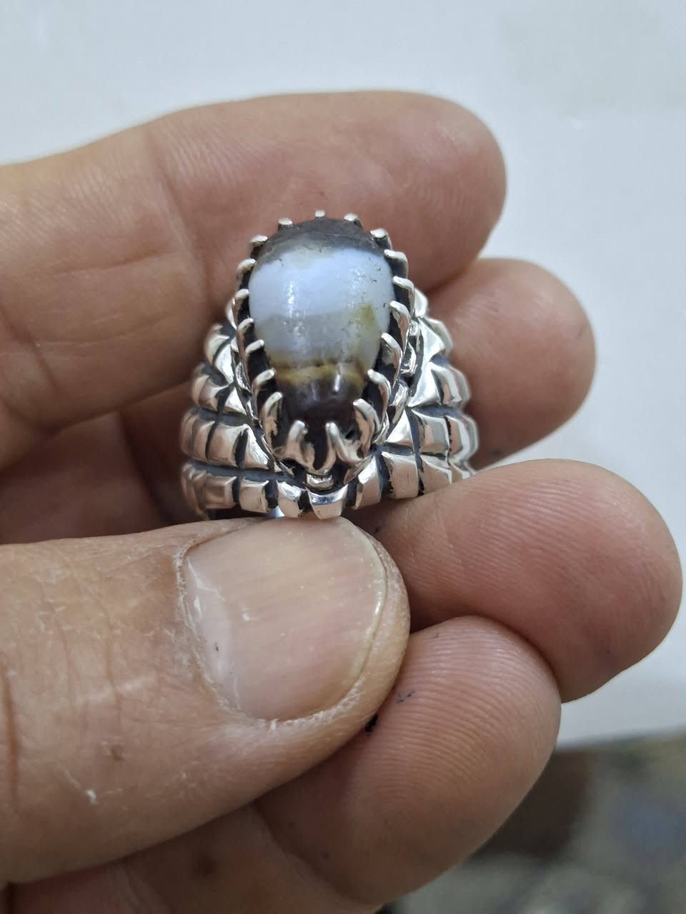 الجزع اليماني القديم المختلف العنوان بغداد مدينه الصدر للاستفسار الاتصال على ***********
