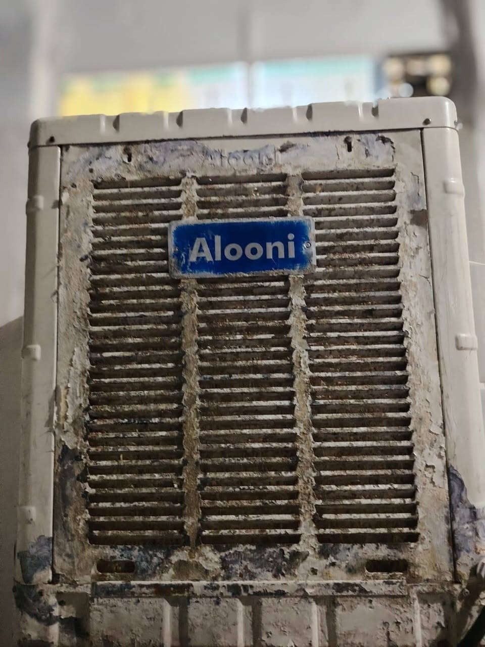 السلام عليكم مبرده نوع Alooni للبيع مستعمله اللون عسلي والحجم 2.5 للاستفسار *********** او تواصل خاص
