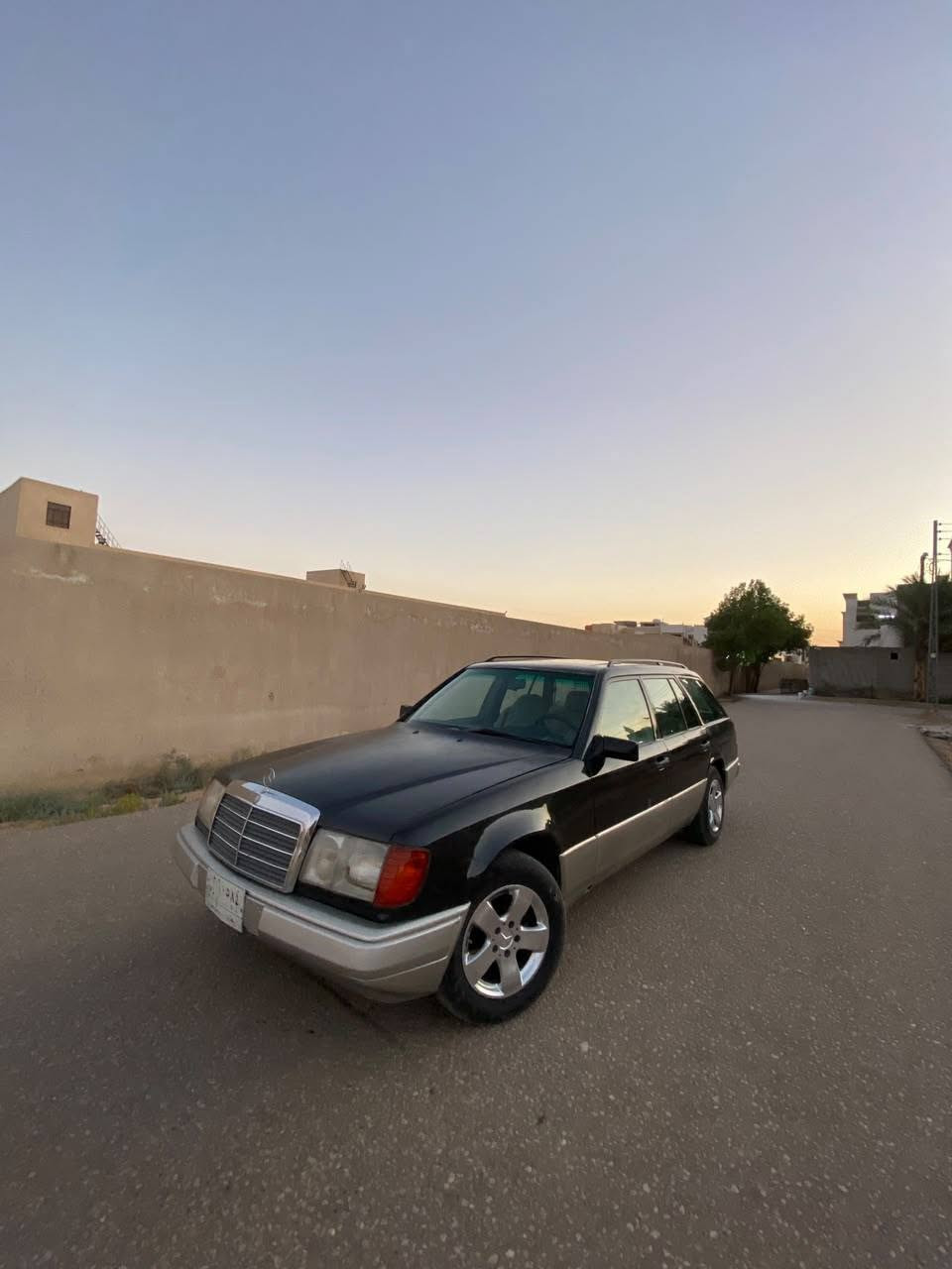 مارسدس دب ستيشن موديل 1988
مكينه بطه 2500 ديلكو  مكفوله
تبريد ثلج   
قواعد دبلات وشواصي مكفولات بدون تعمير ومابيها خياسات  
رقم بغداد  تحويل مباشر
سعرها 38$ ورقه
مكاني بابل الاسكندريه ***********

