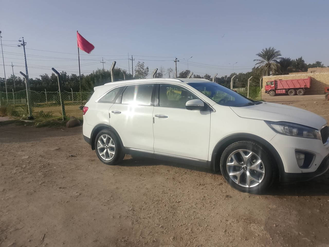 السلام عليكم سورنتو للبيع موديل 18 رقم واسط نص فول 6 سلندر متجاية مكينة نظيفة واكسل وكير وتخم تاير كله جديد ومكفول وتبريد فول و3 قطع
سيارة خير من الله مال جناي 
السعر 180$ وبيها مجال قليل للشراي 
***********
