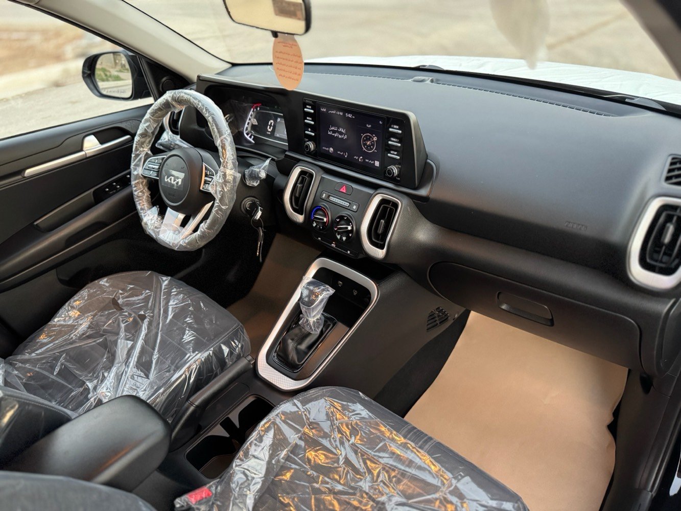 كيا سونيت موديل 2024 شكل
الجديد
زيرو ماشيه ٤٠٠  كم فقط 
زيرو 
رقم اربيل الجديد باسمي السنويه
لون ابيض صدفي
مواصفات
شاشه كبيره نفكيشن مع كامره
المري ترحيبيه شفط
ويل كب كروم
حساسات خلفيه
تحكم مقود
لايتات هايلوجين مع كشافات
امامي
كشاف ضبابي خلفي
كيجات الكتروني
لايت اوتو كهربه يصعد و ينزل تبريد قطعتين خلفي و امامي
كير اوتو 8 نمر
محرك cc 1600 دبل نوزل
اقتصادي جدا
دبل ايرباك
حساس ضغط الاطارات
شباك بيانو بلاك
السعر 155 ورقه  $$

الاتصال ***********

***********