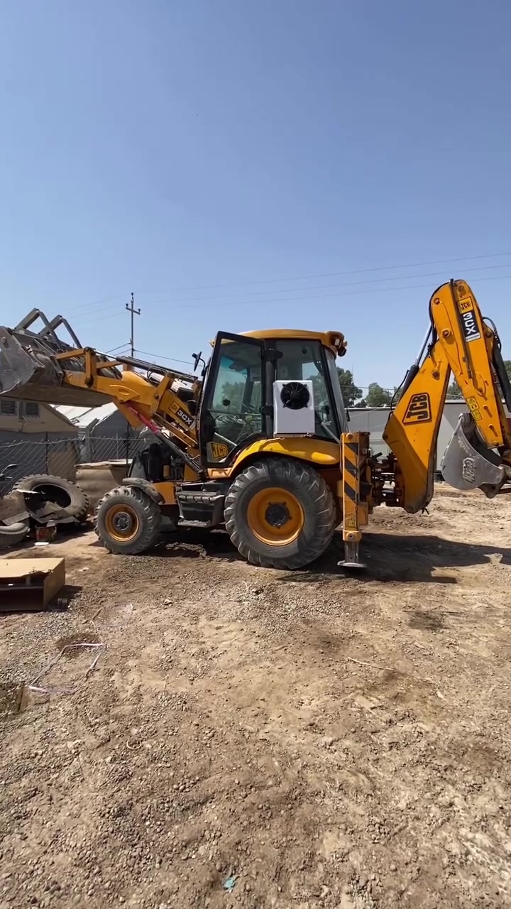 سلام عليكم اخوان جتنه وجبه جديد من سبالت سقفيه وقطعتين 12و24فولت يشتغل 6ساعات من غير ماتشغل محرك وانشد ابكل محافظاة بلعراق***********
***********
