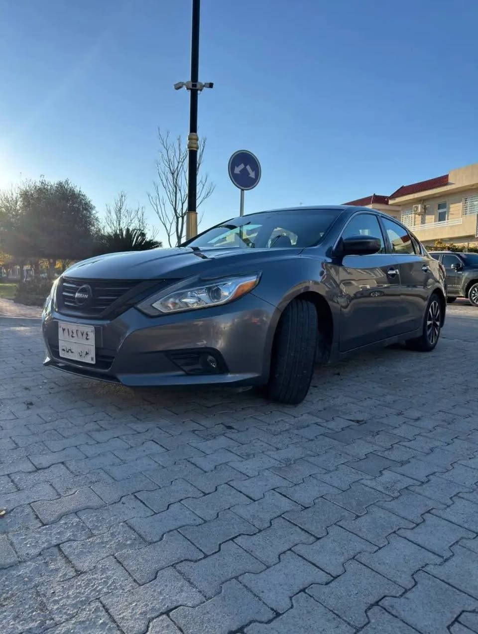 نیسان ئەڵتیما 2018 مواسەفات sv ژمارە سلێمانی سەنەوی تازە فەحس تازە
4 تایەیی تایلەندی لۆکی بۆ کڕاوە
باتری 2 مانگە بۆی گۆڕاوە
هایدرۆلیک وە فلتەری ئەسڵی لە شەریکە بۆ گۆڕاوە 
هەمووی لەسەر شەریکە ماوە هیچی دەست کاری نەکراوە
بۆنیت دەرگای پشت سایەق گۆڕاوە بە بیلادی خۆی
دەرگای سایەق وە جەمەلەغی دواوە بۆیاخە
بۆنیتی زۆر بە خەفیفی بەشی سەرەوەی لێی دراوە لە ڕەسمی حادیسەکەی دیارە ،بێ ناو بێ ئێرباگ
72000ڕۆشتوەشەغال
بلاجکتۆر
تحدید سورعە
فۆلیۆمی سەر سوکان
کوشن کارەبایی
ڕاداری لاتەنیشت
ڕاداری ئیمێرجنسی
بەسمە
بەسمەی دەرگا
دەسک ستیل
بۆ پەیوەندی *********** السليمانية, العراق
