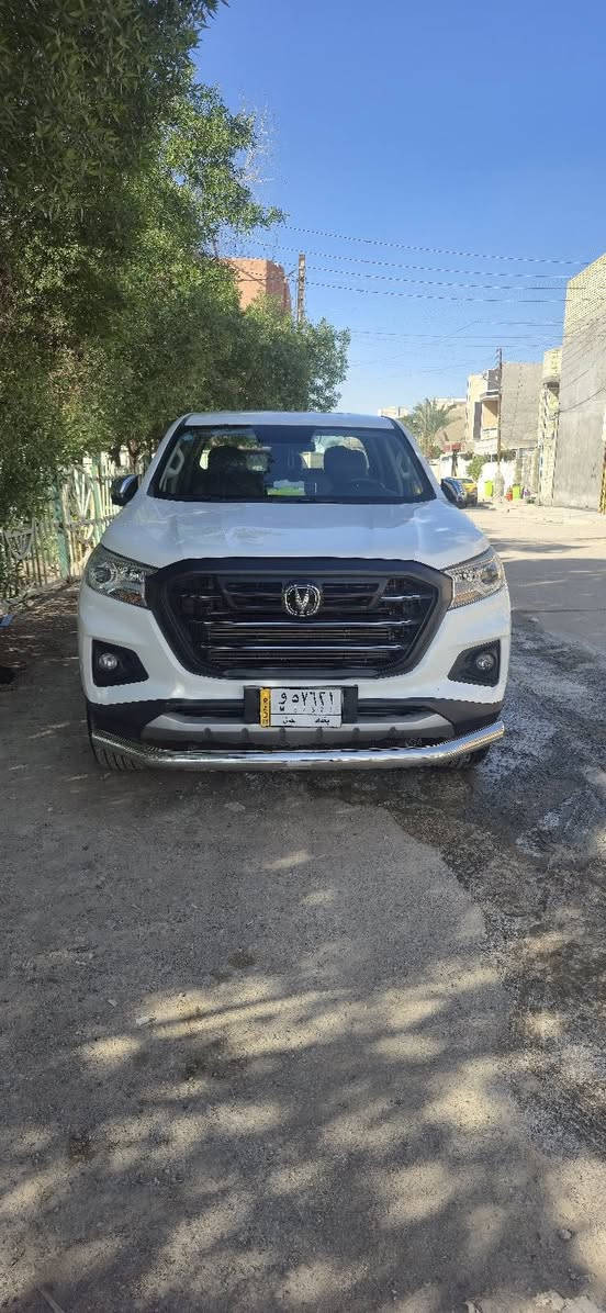 بيك أب شانجان هنتر 2023 | 

بيع 

المواصفات العامة :

المحرك: 2.4 لتر تيربو بنزين

ناقل الحركة: اوتماتيك 

نظام الدفع: دفع رباعي (4x4)

عدد أنظمة القيادة:

إيكو (Eco)

نورمل (Normal)

سبورت (Sport)

سعة الخزان: 80 لتر

الحمولة القصوى: 1 طن

1. تبريد أمامي خلفي قطعتين

2. شاشة لمس تدعم جميع أنظمة الاتصال

3. شاشة أعطال متقدمة

4. كاميرات 180° (خلفية + جانبية

5. حساسات خلفية عدد 4

6. حساسات ضغط الإطارات

7. نظام مساعدة نزول منحدرات

8. نظام مانع تزحلق

9. كروز كونترول (مثبت سرعة)

10. فول تحكمات من المقود (ستيرن)

11. إضاءة أمامية LED

وبعد بيها هواي مواصفات فول للاخير 

// سعرها 175 بيها مجال 

مكان السياره بغداد 
*********** بغداد, العراق
