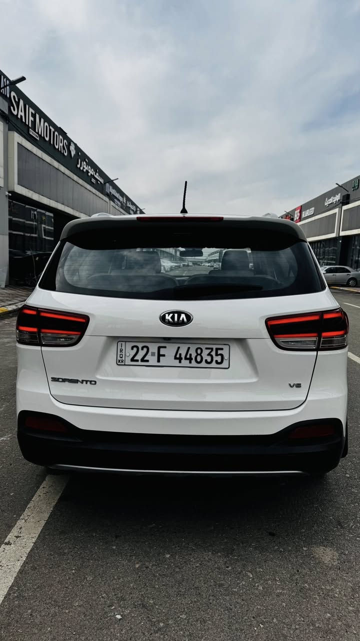 كيا سورينتو 2018
وارد خليجي السياره كلين بلا ضرر 
ماشيه 133 الف كيلو متر مكفوله كفاله عامه 
محرك 6 سلندر كير ومحرك شرط 
مواصفات السياره تجي 7 راكب 
صندوك شفط 
كشنات كهرب 
تحكمات مقود 
قطعتين تبريد 
دريف مود 
لايت ابيض زينون 
لدات امامي
مرايات شفط 
شرط التحويل والغرامات سنويه ماساقطه هزه ساقطه سعر السياره 238 ومجال بسيط 
مكان السياره موصل معارض الجديده معرض العابد
*********** متواجد واتساب
