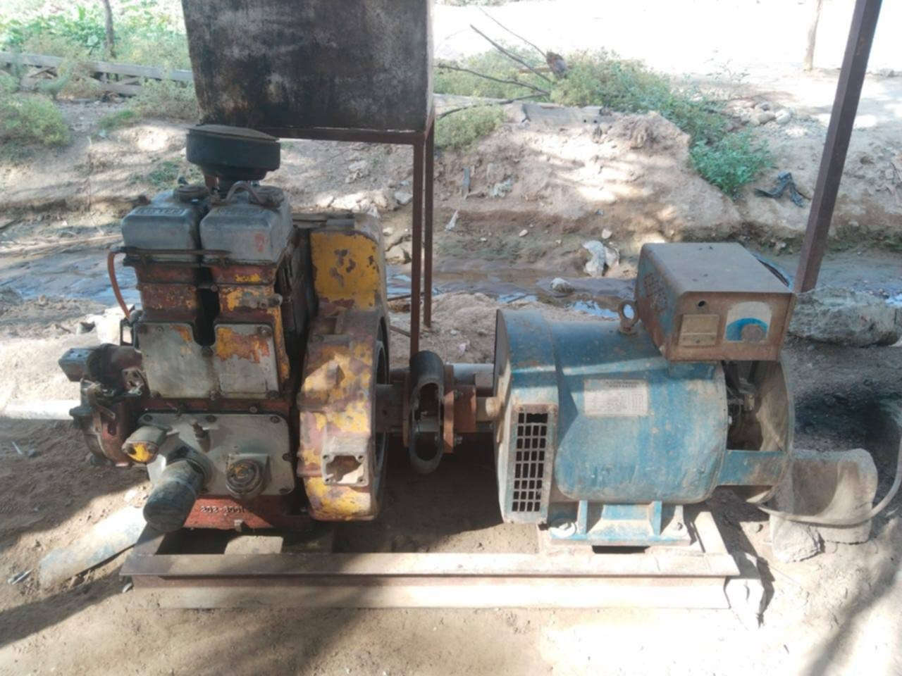 السلام عليكم 
مولد لستر 
كامل شرط شغل 
15k
لا صرف ولا بخار 
مكان ديالى كنعان طريق مندلي بلدروز 
السعر7ورقات
الاستفسار ***********
