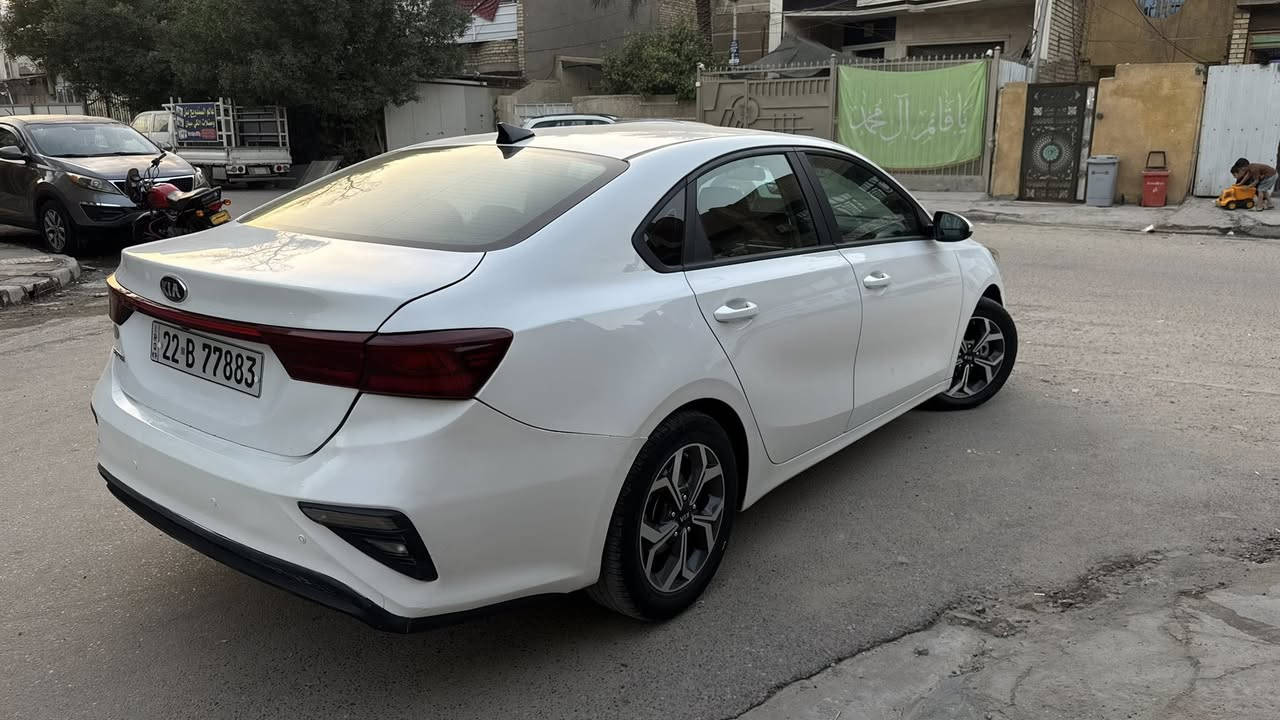 سلام عليكم
فورتي موديل 2021 اربيل بسمي تحويل ثاني يومً

ماشيه 65 

حادث خلفي جاملغ خلفي وصندوق جنطه وبارد جاملغ امامي ع كد شبر بدون ايرباك السيارة

الاستفسار ***********
