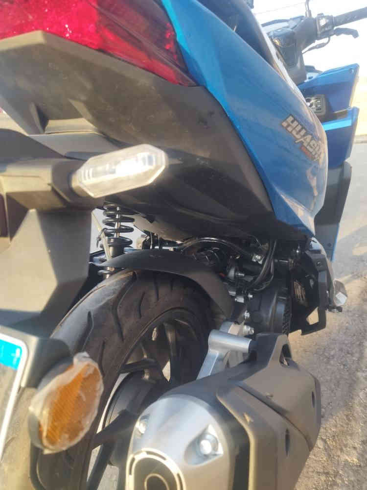 بيع مستعجل 
دراجه CH
تصميم وصناعه شركه هونده 
تجميع صيني مو صناعه  
الون ازرق
عداد الكتروني ازرار تحكم فولتيه وسرعه
بانزين كابريته مو ولفات
هورنات سيدان اصلي 
شاير انه ال ايدي 
بصمه تحكم عن بعد لتشغيل وضد السرقه 
شاحن مو بايل لسلكي مو وايرن ماركه اصليه 
الدراجه زيرو ستوهه طالعه من الوكيل 
بيع مستعجل السعر1550
فقط مكاتبه بدون اوراق الشراي يدلل مو شراي اعبر المنشور لادوخني ودوخك 
مكاني رميثه 
وتساب*********** حمزة
