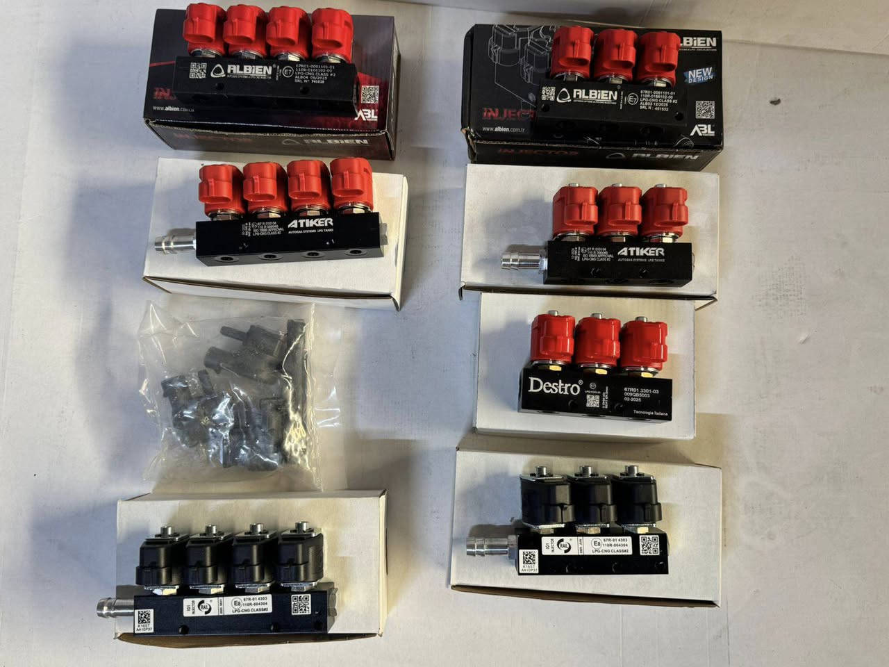 ادوات منضومە غاز 
ایطالی ترکی ایرانی 
جملە مفرد 
ئەشیای غازی سەیارە بەردەستە بەتاک و کۆ
***********
