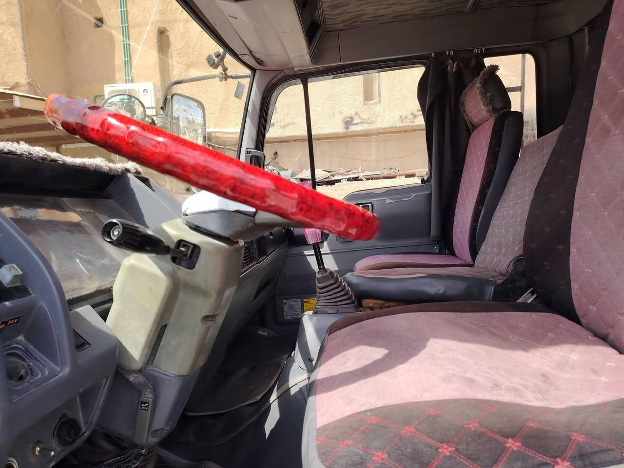 سلام عليكم سياره هينو طيرة ستة وربع بلادي ٧٠ سوبر سياره جاهز من كلشي مكان كوت لشهداه ***********
