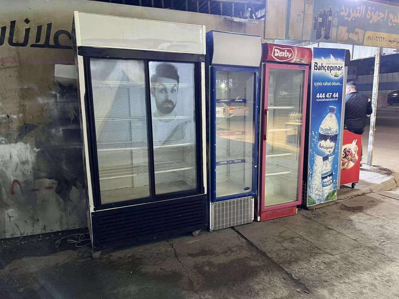 عارضات للبيع ***********
