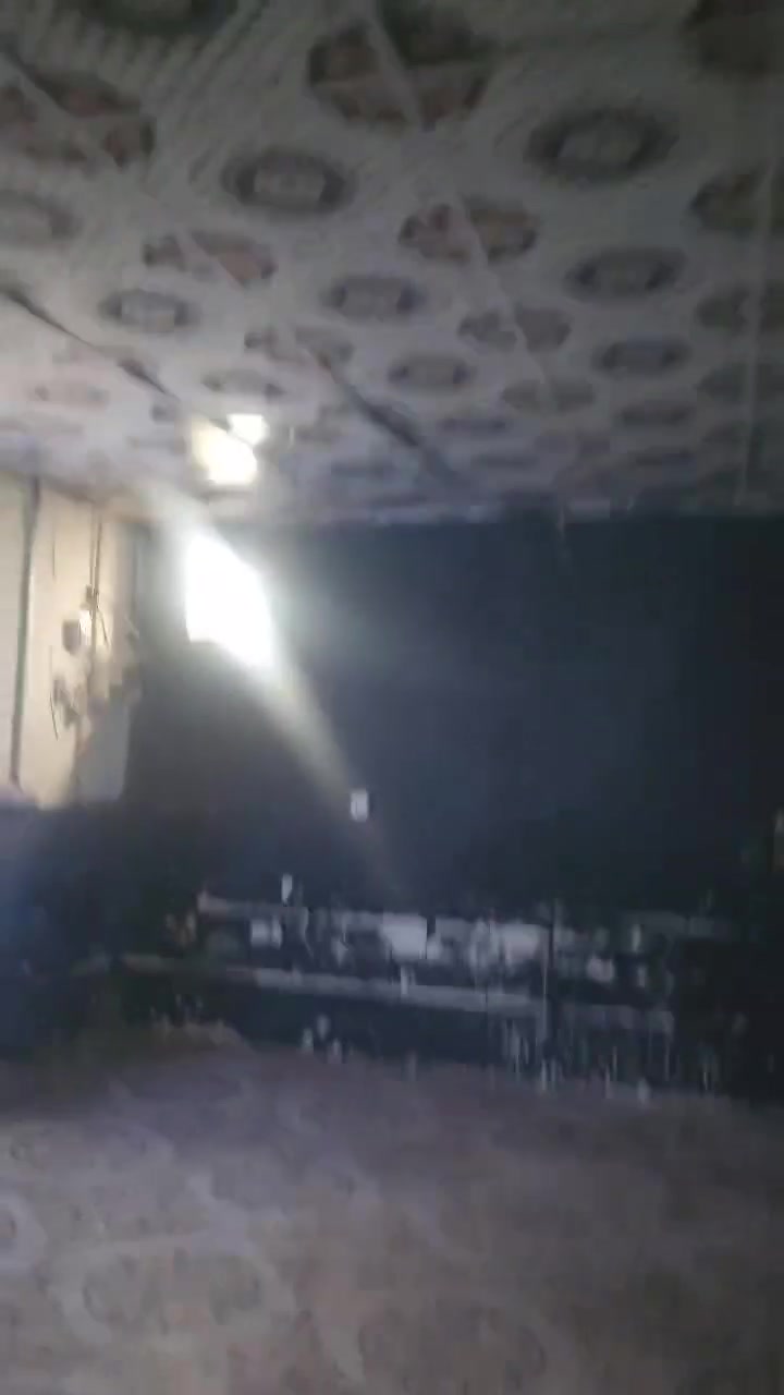 عرض شقه للايجار في نهر خوز مقابيل شارع المرواح ع شارع العام تحتوي على غرفه وديوانيه وصحيات والاستفسار عقارات الحيدري *********** اخوكم ابو امير
