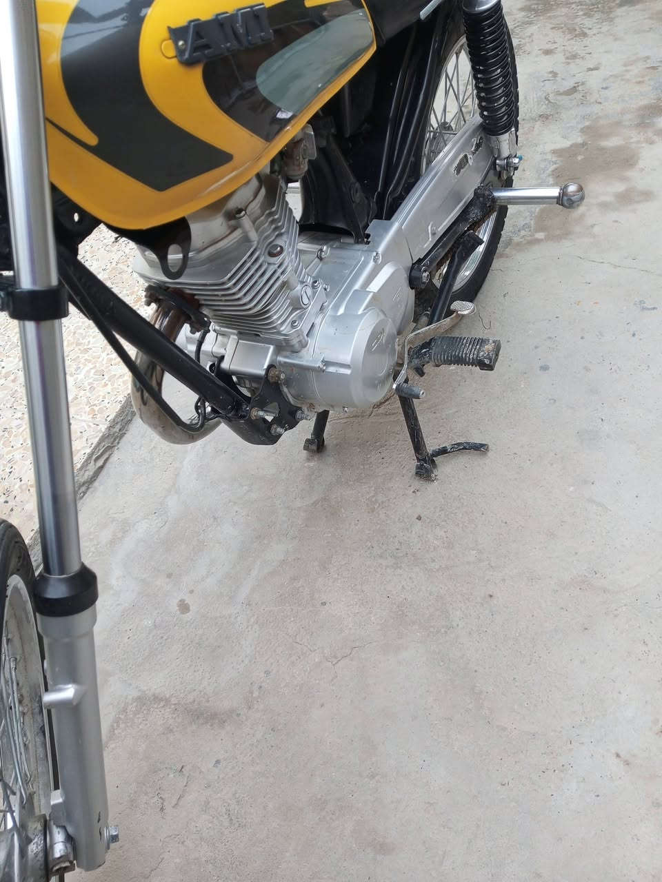 سلام عليكم 
دراجه نامه امتياز موديل 23 أوراق اصولي ماشي بلمعامله وگمرگهه مدفوع يعني كبل ترقم السعر 850 وبيهه مجال 

***********
