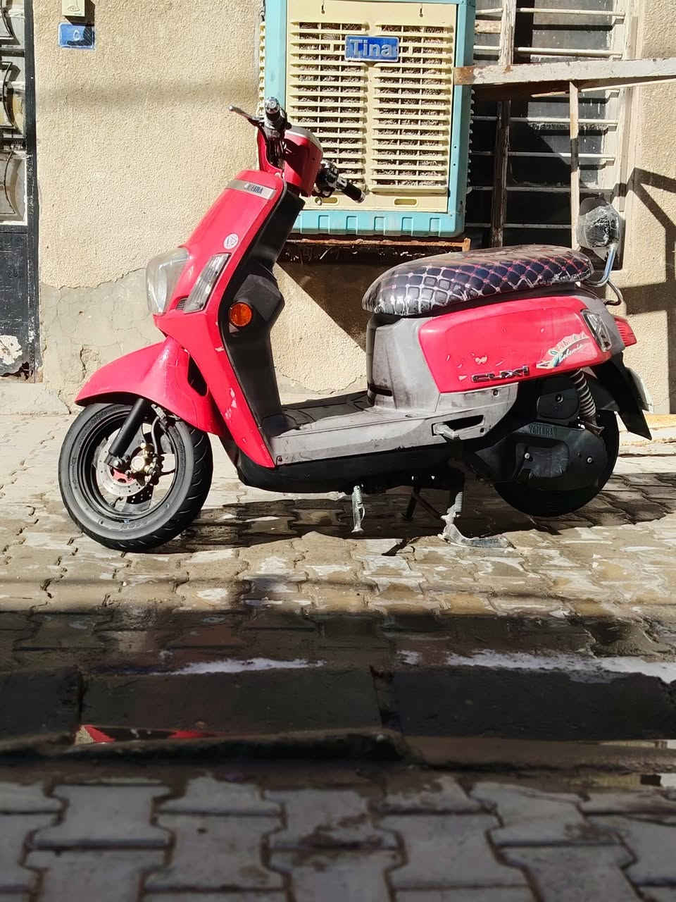 دراجه بوليس نضيفه برغي ممفتوح كلشي شغال تجي تنكر سلف تطلع بواحد وميه بس شراي يطبلي ***********
