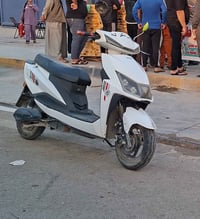 دراجه شحن للبيع سكنس ٦ بطاريات ٠٧٧١٩٥٣١٦٤٥