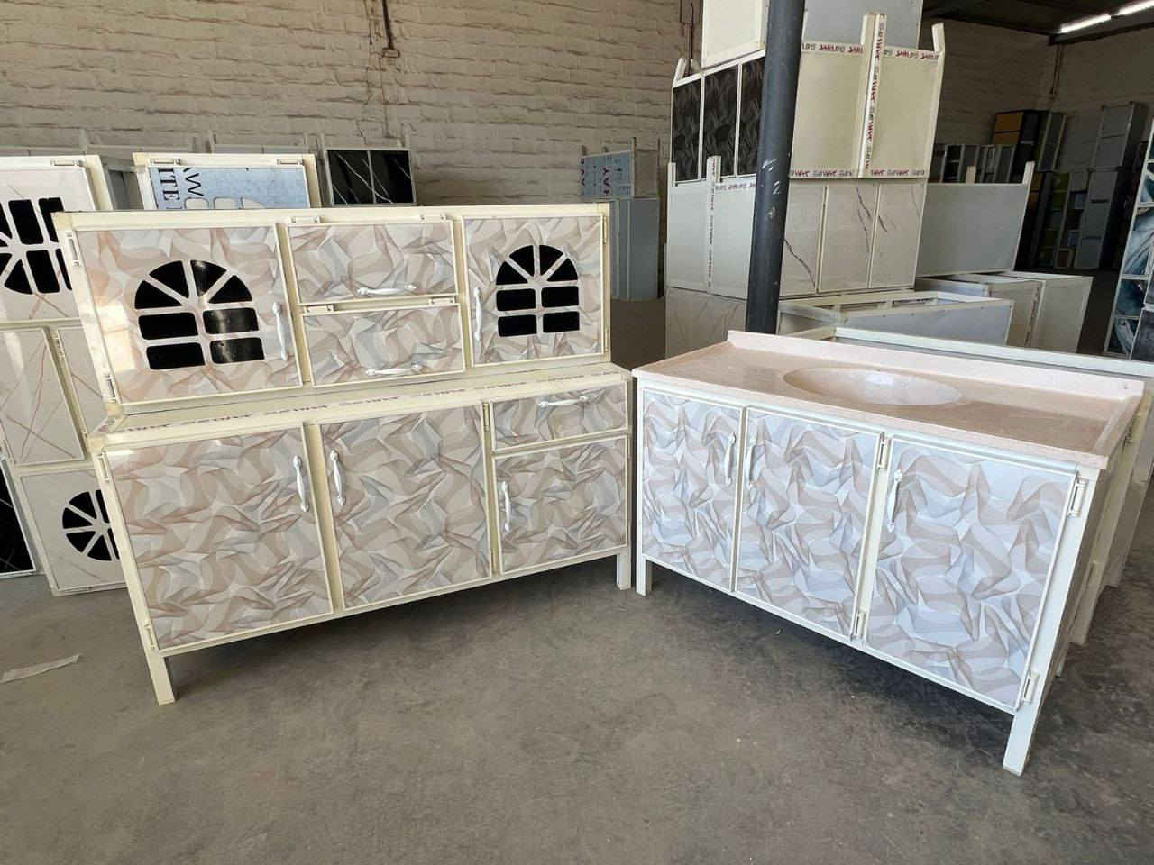 كاونتر مترونص  ارضي.وملحق مترونص
وسنك متر و 20 سم . 

السعر  195
.


**إذا كنت صاحب هذا الإعلان وتريد حذفه لأي سبب، رجاءا أرسل رسالة إلى الدعم الفني**