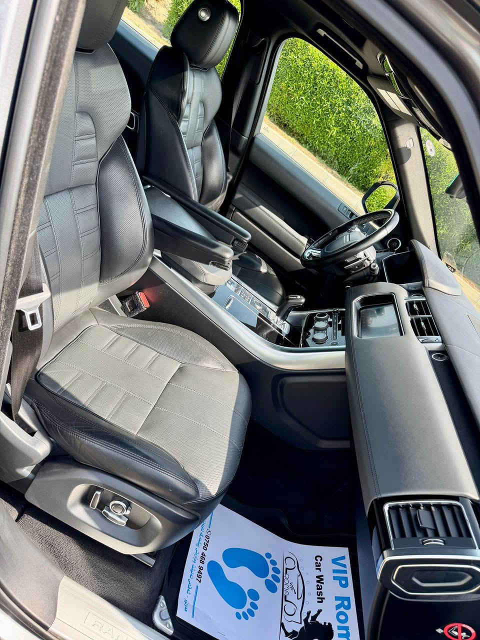رەنخ رۆفەر ٢٠١٧ Rang rover 
سفری شەریکەیە یەک دەستە لە شەریکەوە، 79,000 Km رۆشتوە 6 پستۆن داینەمیک سووپەر
جامڵغی سبوغە بۆنیت و دەرگای سەکن گۆراوە لە شەریکەوە بە بیلادی بێ ئێرباگ بێ ژۆرەوە کۆتا نرخی ٢٨٢
شوێن هەولێر
*********** أربيل, العراق
