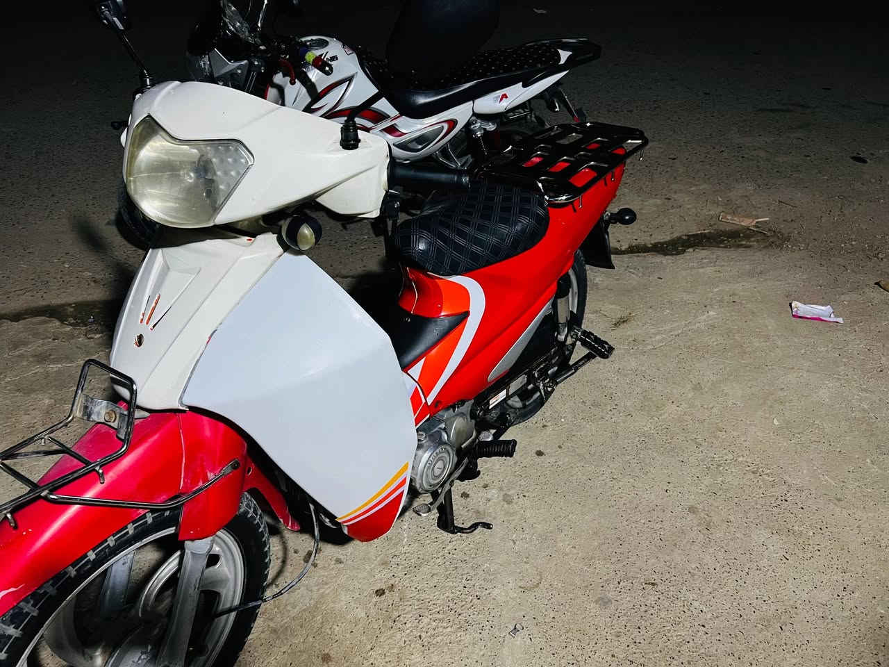 سرفيس نضيف بمعنى الكلمة كير ومحرك
السعر 500 وبي مجال 
الاتصال ***********
