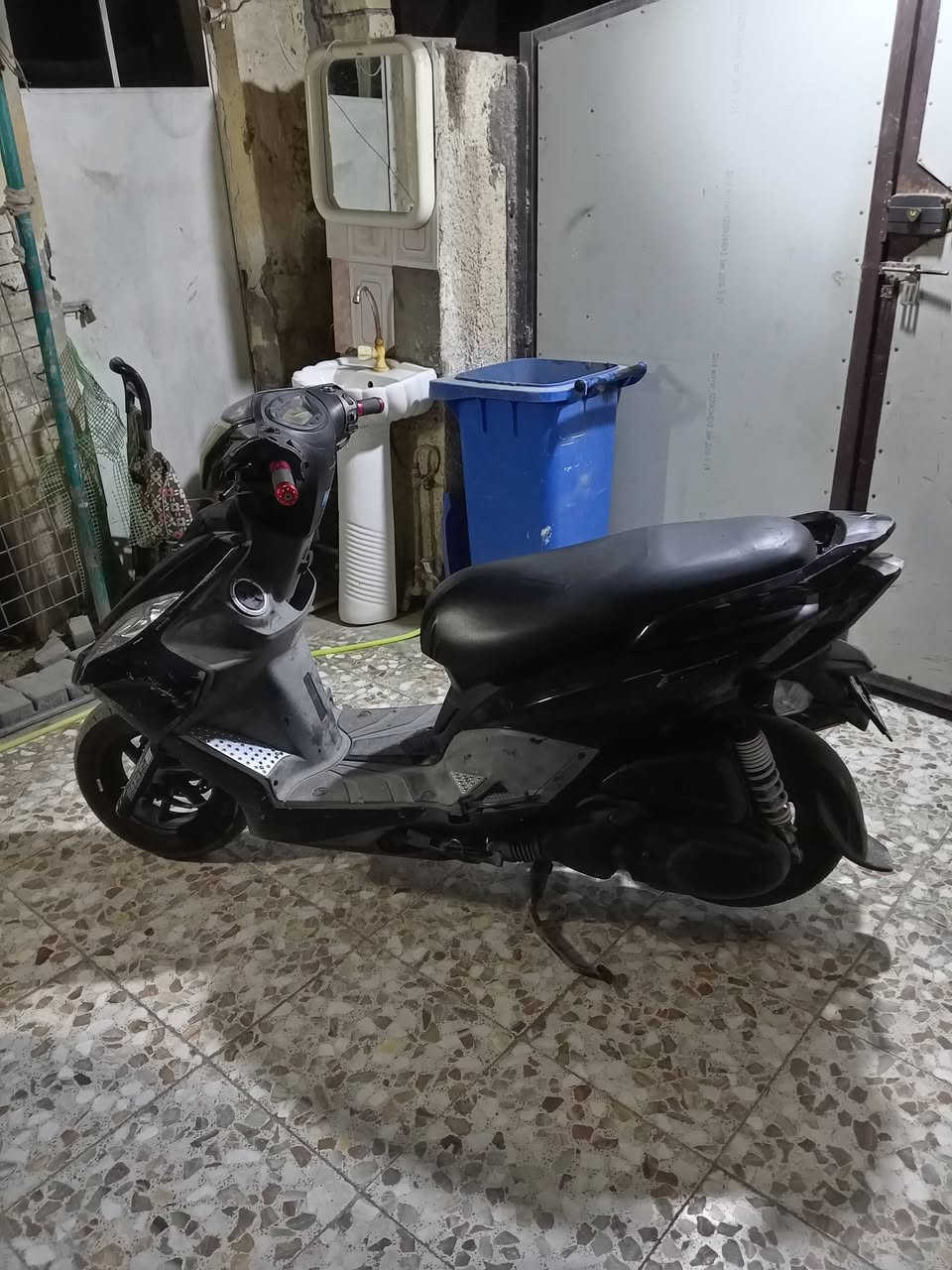 سلام عليكم ورحمة الله جي تي ار نوزل كفاله عامه ما عده الكفر الأمامي شويه متعوب باقي دراجه شلعه معدل ماشيه ٣٨ سعر الدراجه ٩٠٠ الف مكاني نجف كوفه *********** واتساب
