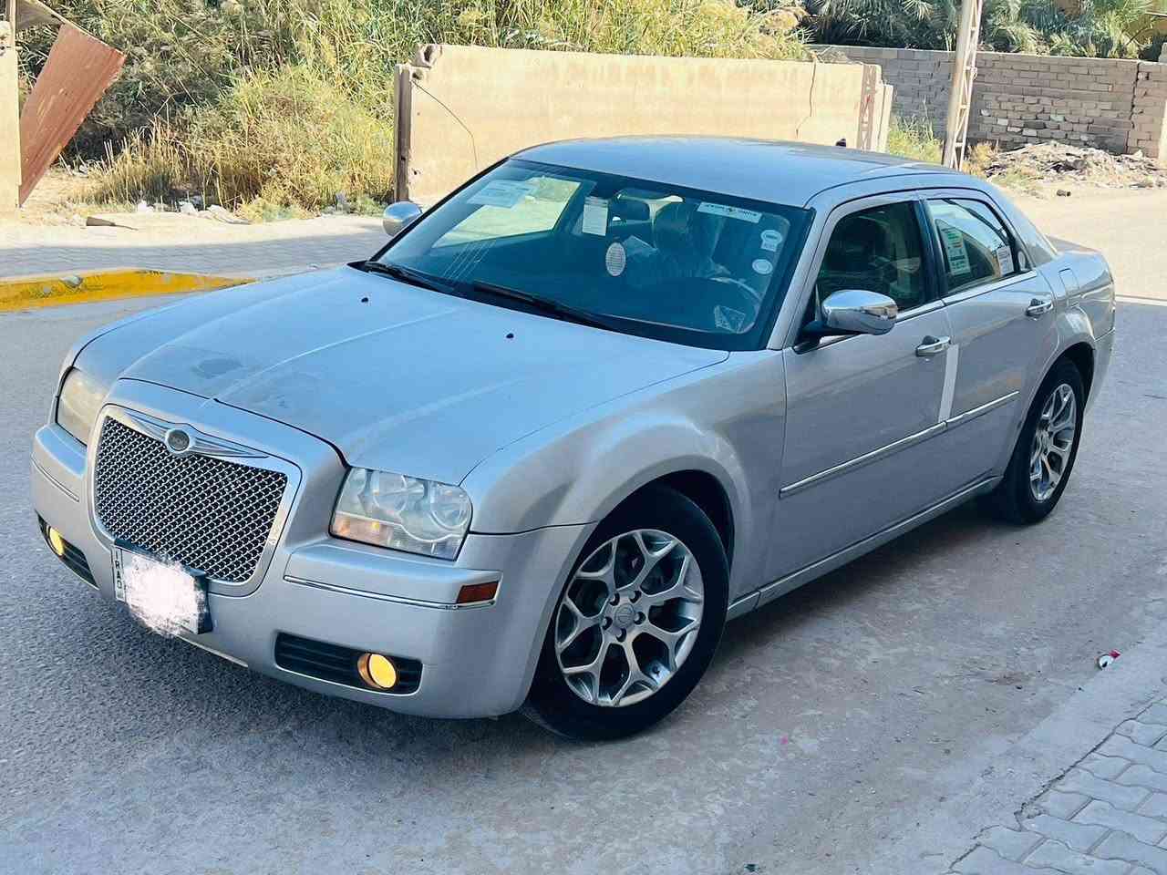 سلام عليكم ورحمة الله وبركاته لبيع فقط وبامه مديل 2008رقم بصره مشروع وطني
مكينه 3500
السياره وارد كندي كفاله من الضربه وتبديل وصبغ ماعده جاملق امامي بدون فتح السونار بل منشور 
جاهز من حداده تخم تاير ويل 18عنكبوت 
لايت زنون اصلي 
شاشه قلاب السياره كلش حلووو اوجاهز مال جناي 
السعر 112اوبيه مجال لشراي مكان السياره بصره قضاء المدينه ***********
***********
