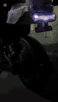 دراجه R11 مديل 2025 دراجه نضافتها 90 بل 100 جدرجه نضيفه فقط عوزها يده بريك كدام و بطاريه وحده فقط هابطه عنوان البصره الزبير التواصل *********** سعرها خاص
