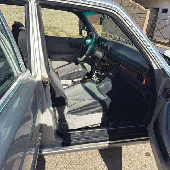 مارسیدس رئاسی موديل 1985  
ده رگا گه وره ي مه كينه ٣٠٠ 
سياره يه كي پاك و خاوين بي نقص 
هه موو گياني كار ده كات 
كوشن كاره با سلايد و كاره بيات 
گير مه كينه اكسل سبوخ عام لو جواني 
رقم انبار به ناوي خومه تايه ي نوى 
سه نه وي به سه ر نه چوه 
سـعـر : لە کۆمێنت داوابکە ڕاستەوخۆ بۆت دێت 📥 

گێر و مەکیەنەی بەشەرت 
هیچ کێشەیەکی تێدا نییە 

ژمارەی خاوەنەکەی 
***********
***********
