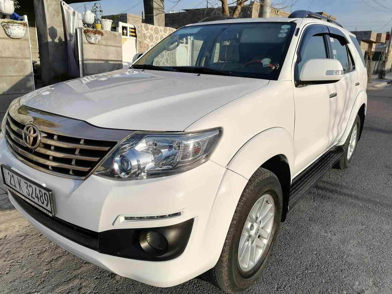 توێتا فۆرچنەر ٢٠١٣  شەریکەی سەهیدنەهرۆ ئۆتۆماتیک ٤ بستۆن سێڕیز کوشن گشت گیانی لەسەر دەقی شەریکە ماوەتەوە ١٥٢ هەزاری حەقیقی ڕۆشتوە گێڕومەکینەی بەشەرت نەکراوەتەوە یەک دینار مەسرەفی نیە ماڵی دۆستە نمونەیە لە جوانی (***********) حلبجة, السليمانية
