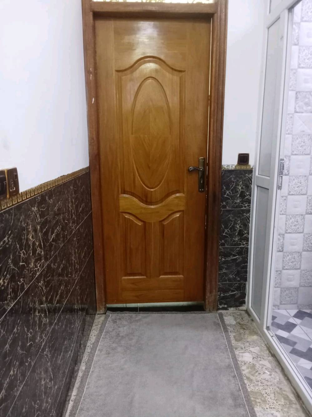 بيت للبيع ١٠٠ م طابو زراعي سند 25 بغداد الكماليه كاع ابو رشاد طابق الأول مفتاح طابق الثاني باقي بس ابياض وارضيه شبابيك ماء كهرباء اشتايكر بيتونه كامل