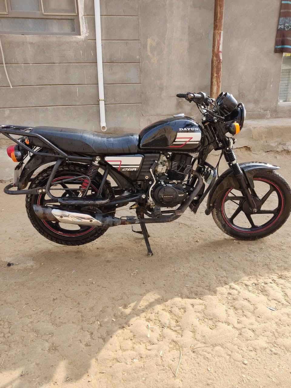 دراجه داي ون نضيفه جديده مامفتوح بيه اي شيء زوج من تأير جوبلس موديل 2022 تواصل ع رقم ***********
