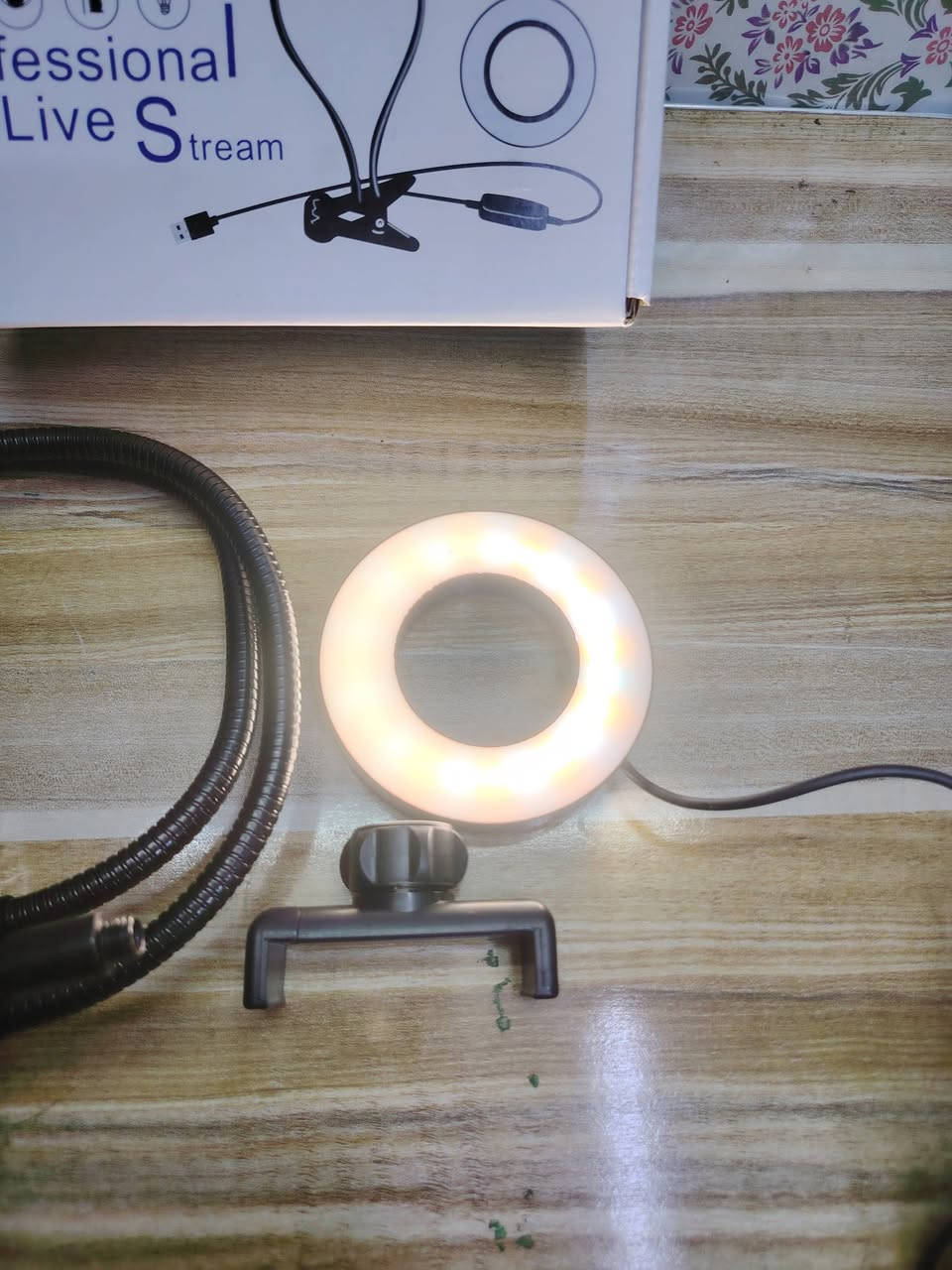 رنك لايت حامل هاتف حلقة ضوء مع حامل LED كاميرا Selfie ضوء حلقة آيفون بث مباشر حلقة مصباح حامل هاتف للتصوير الفوتوغرافي والبث المباشر موضح بالصور السعر 7 الاف للطلب او الاستفسار التواصل عبر رسائل الصفحة متوفر توصيل بغداد ومحافظات 👍 #تابع_الصفحة_يوصلك_كلشي_جديد


**إذا كنت صاحب هذا الإعلان وتريد حذفه لأي سبب، رجاءا أرسل رسالة إلى الدعم الفني**